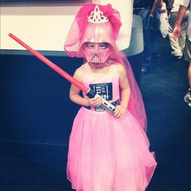 Le retoure de Dark Vador!! Mais cette fois si c'est sa fille!!! =